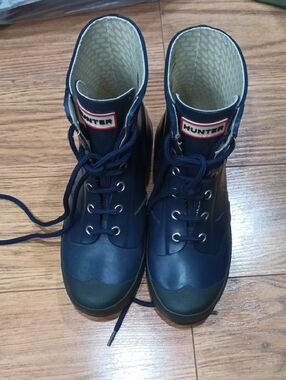 Hunter Navy Blue Lace-Up Rubber Boots
